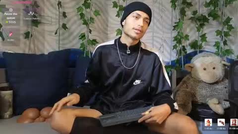 itszairen online show from June 4, 2026, 4:07 am