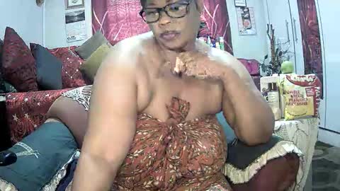 itumeleng74 online show from October 21, 2025, 5:19 am