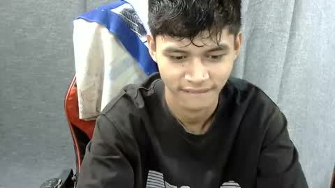 itzme_john online show from April 4, 2026, 7:11 pm