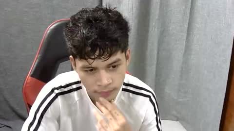 itzme_john online show from April 12, 2026, 9:09 pm