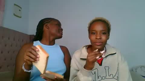 Snapshot of ivory_mae chatting on July 27, 2026, 5:25 am ivory_mae online show from July 27, 2026, 5:25 am