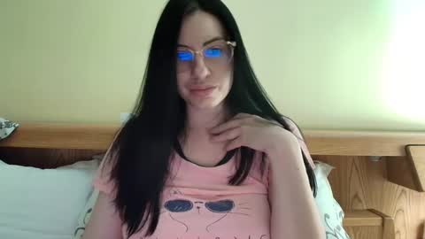 Snapshot of ivoryorchid chatting on December 3, 2024, 3:55 pm Ivory online show from December 3, 2024, 3:55 pm