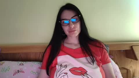 Snapshot of ivoryorchid chatting on March 6, 2025, 5:33 pm Ivory online show from March 6, 2025, 5:33 pm