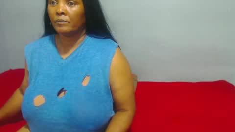 IVORYTITS48 online show from February 25, 2025, 11:41 am