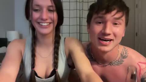 Snapshot of ivy69_9 chatting on December 20, 2024, 5:14 am ivy69 9 and cody online show from December 20, 2024, 5:14 am