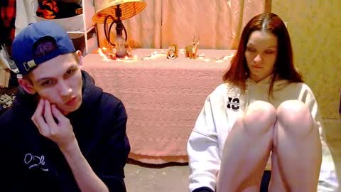 Ivy and Lester online show from December 2, 2024, 2:42 am