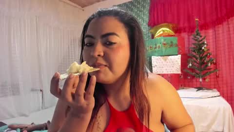 Snapshot of ivy_roosx chatting on December 25, 2024, 8:39 pm vivian online show from December 25, 2024, 8:39 pm