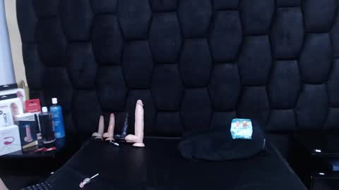 Snapshot of ivy_skinny chatting on November 25, 2025, 9:15 pm ivy_skinny online show from November 25, 2025, 9:15 pm