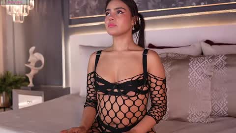 ivyellis online show from March 23, 2026, 11:58 am