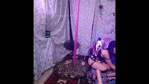 ivyjennifer366 online show from May 18, 2026, 4:07 am