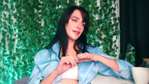 Snapshot of ivyjonson chatting on December 15, 2024, 3:31 pm Miss Ivy online show from December 15, 2024, 3:31 pm