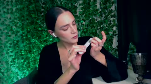 Snapshot of ivyjonson chatting on December 29, 2024, 7:53 pm Miss Ivy online show from December 29, 2024, 7:53 pm