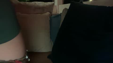 ivysagex online show from September 12, 2025, 1:22 pm