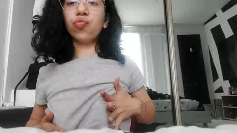 Snapshot of ivyx20 chatting on May 3, 2026, 2:12 pm Ivy online show from May 3, 2026, 2:12 pm