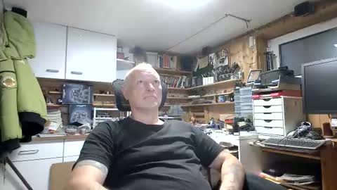 Snapshot of iwalknaked chatting on July 20, 2026, 7:38 pm iwalknaked online show from July 20, 2026, 7:38 pm