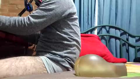 iwanturarse online show from November 25, 2025, 12:10 am