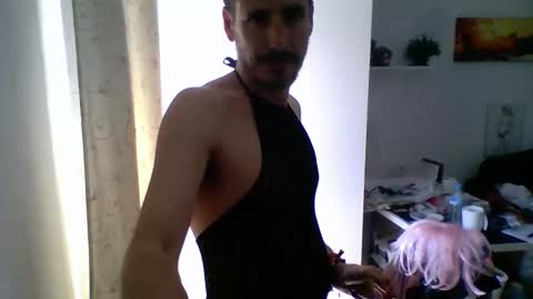Snapshot of iyoperro chatting on May 16, 2026, 10:47 am Casandro online show from May 16, 2026, 10:47 am