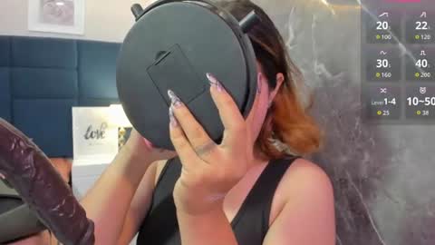 Snapshot of iza_grey chatting on July 12, 2026, 11:23 am Isa online show from July 12, 2026, 11:23 am