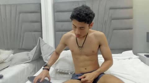 Snapshot of izato chatting on February 26, 2025, 2:14 pm izato online show from February 26, 2025, 2:14 pm