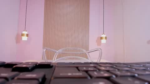 izelevans online show from February 19, 2026, 12:34 pm