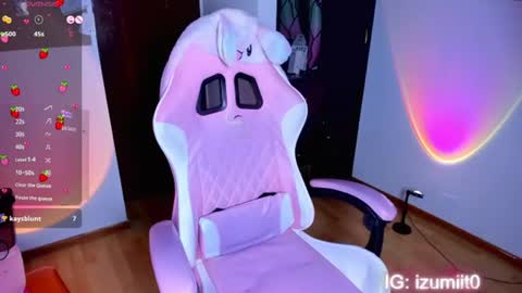Snapshot of izumi_it0 chatting on August 1, 2026, 9:30 am Hi dont forget to follow me on Instagram so you can hear from me when Im not online. online show from August 1, 2026, 9:30 am