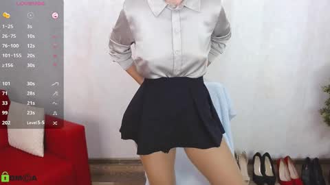 Snapshot of izzy_cam chatting on September 22, 2025, 5:20 am Queen of nylon Victoria online show from September 22, 2025, 5:20 am