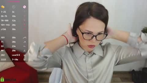 Snapshot of izzy_cam chatting on October 2, 2025, 5:25 am Queen of nylon Victoria online show from October 2, 2025, 5:25 am