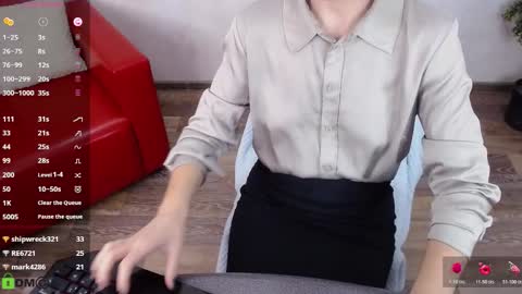 Snapshot of izzy_cam chatting on November 25, 2025, 5:51 am Queen of nylon Victoria online show from November 25, 2025, 5:51 am