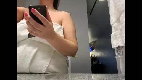 izzypopxoxo online show from February 8, 2026, 9:40 pm