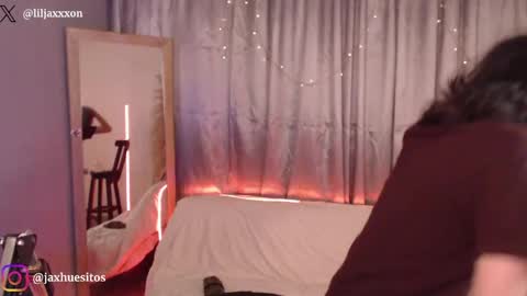 Snapshot of j_a_x_x_x_o_n chatting on May 11, 2026, 12:22 pm Hey im Jaxxxon check my info online show from May 11, 2026, 12:22 pm