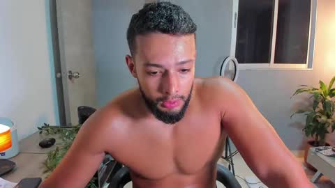 Calix  Independient model Insta and twt Calixsnake online show from April 12, 2026, 10:48 pm