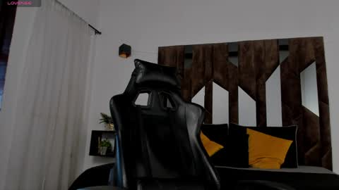 Snapshot of j_king__ chatting on April 30, 2026, 9:19 pm J King online show from April 30, 2026, 9:19 pm