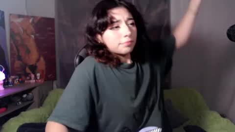 jade 18  online show from September 12, 2025, 5:07 am