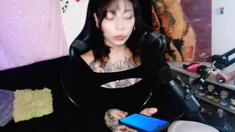 jade 18  online show from March 19, 2026, 3:54 am