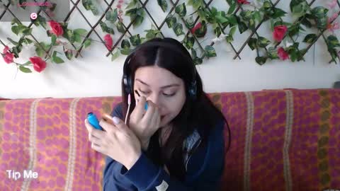 Snapshot of jack_emily11 chatting on October 7, 2025, 5:43 pm Jack and Emily online show from October 7, 2025, 5:43 pm