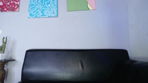 INDEPENDENT MODEL online show from January 9, 2025, 3:12 pm