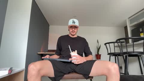 INDEPENDENT MODEL online show from September 28, 2025, 5:51 pm