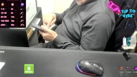 Snapshot of jackbrgs chatting on December 6, 2024, 5:11 pm J-Mitchel online show from December 6, 2024, 5:11 pm