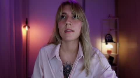 Linda Sofia help me get to 100 thumbs up online show from March 30, 2026, 1:39 am