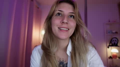 Snapshot of jacky_croft chatting on May 9, 2026, 1:44 am Linda Sofia help me get to 100 thumbs up online show from May 9, 2026, 1:44 am