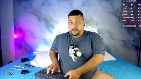 daddy sir master bear online show from April 16, 2026, 12:50 pm