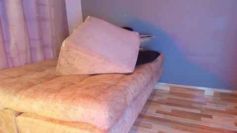  Jade Brunete  online show from April 17, 2026, 8:34 pm