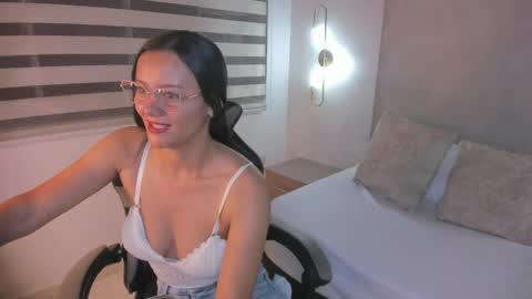 Snapshot of jade_callen chatting on May 28, 2026, 11:40 am J A D E online show from May 28, 2026, 11:40 am