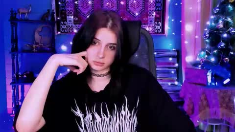 jade_castle online show from January 15, 2026, 4:44 pm