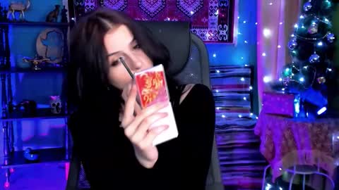 jade_castle online show from January 16, 2026, 4:44 pm