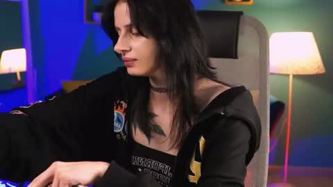 jade_castle online show from June 24, 2026, 3:38 am
