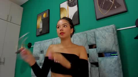 jade_lovv online show from April 17, 2026, 7:50 pm