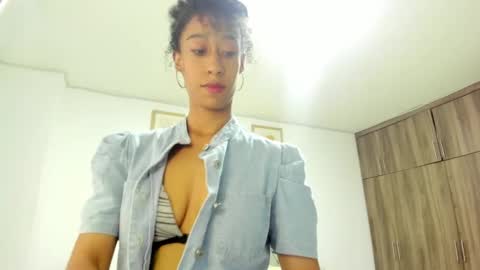 Jade smile online show from September 24, 2025, 2:20 pm