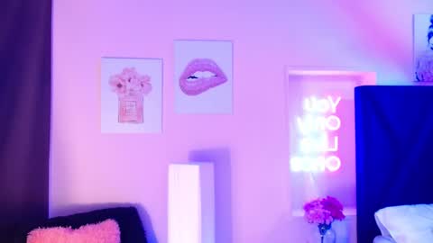 JADE online show from September 13, 2025, 4:12 am