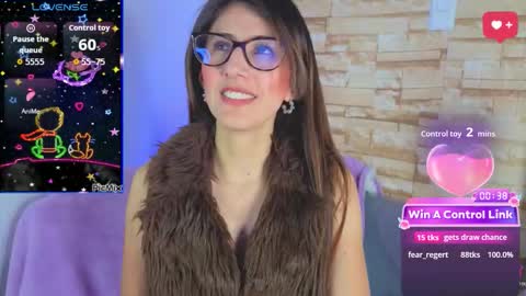 jade white  online show from February 24, 2026, 2:04 pm